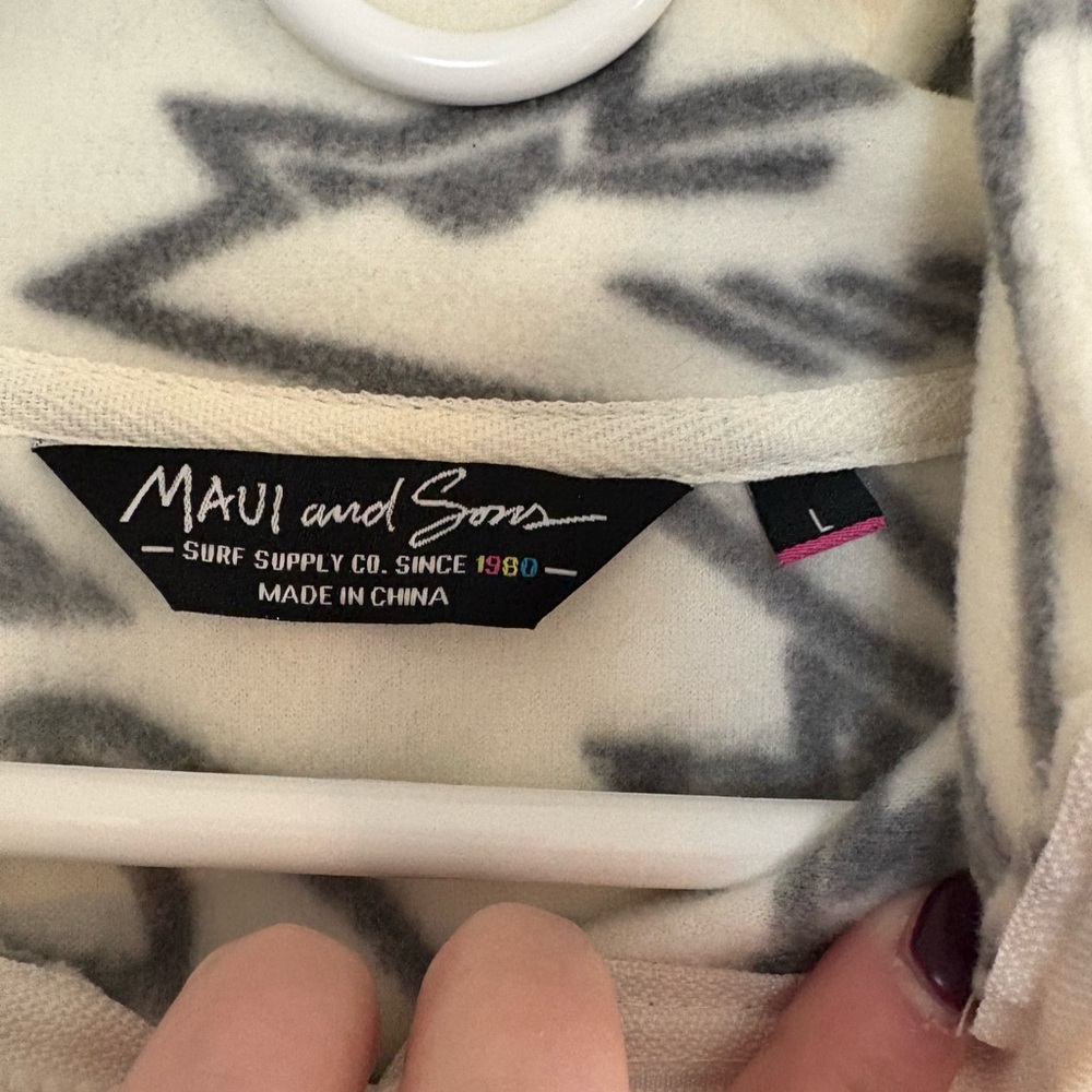 Maui And Sons Shark 1/4 Zip Fleece - Picture 2 of 3